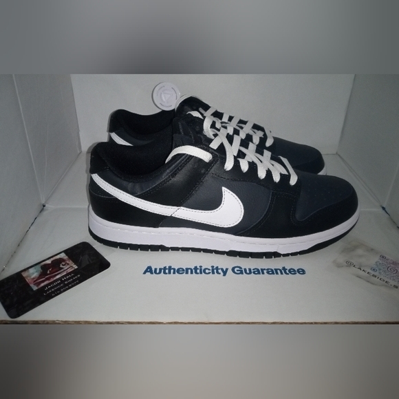 Black Pandas Dunks - Picture 3 of 5